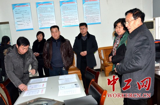 徐州市总工会经济技术工作互查组在睢宁县进行